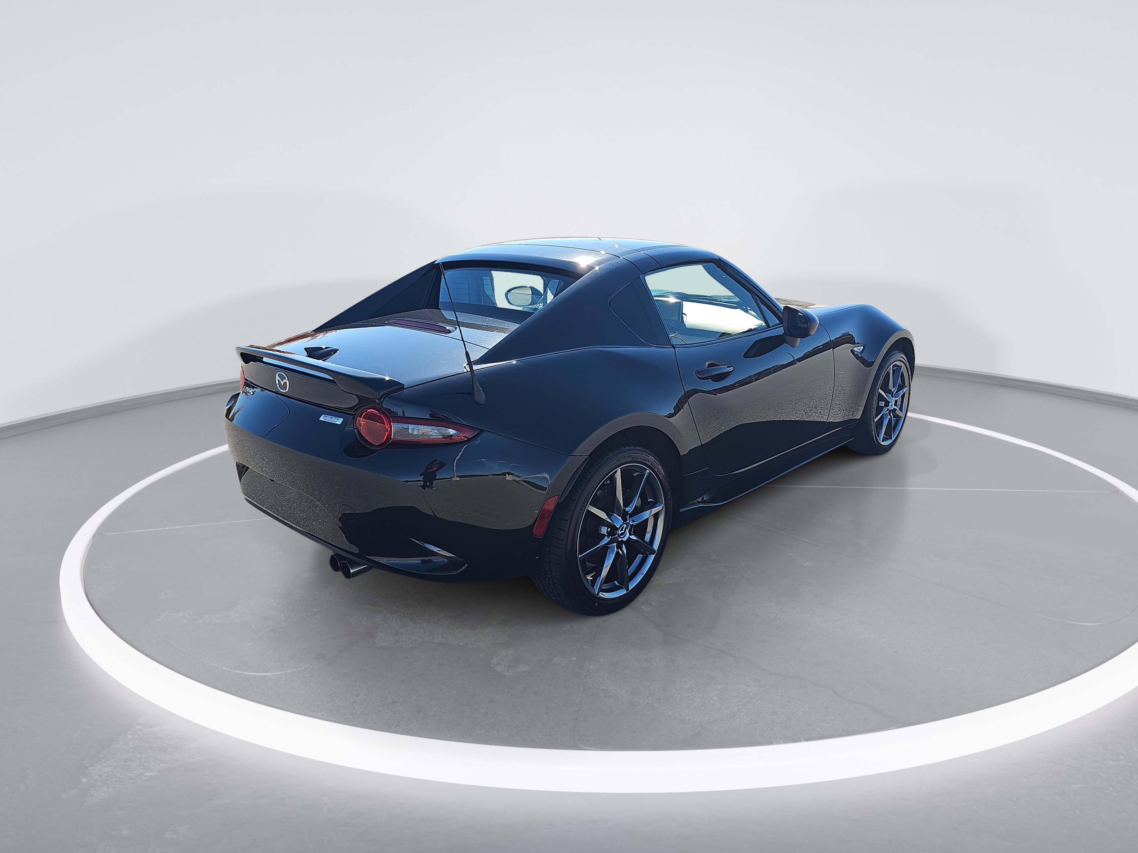 Used 2017 MAZDA MX-5 Miata RF Grand Touring image 3