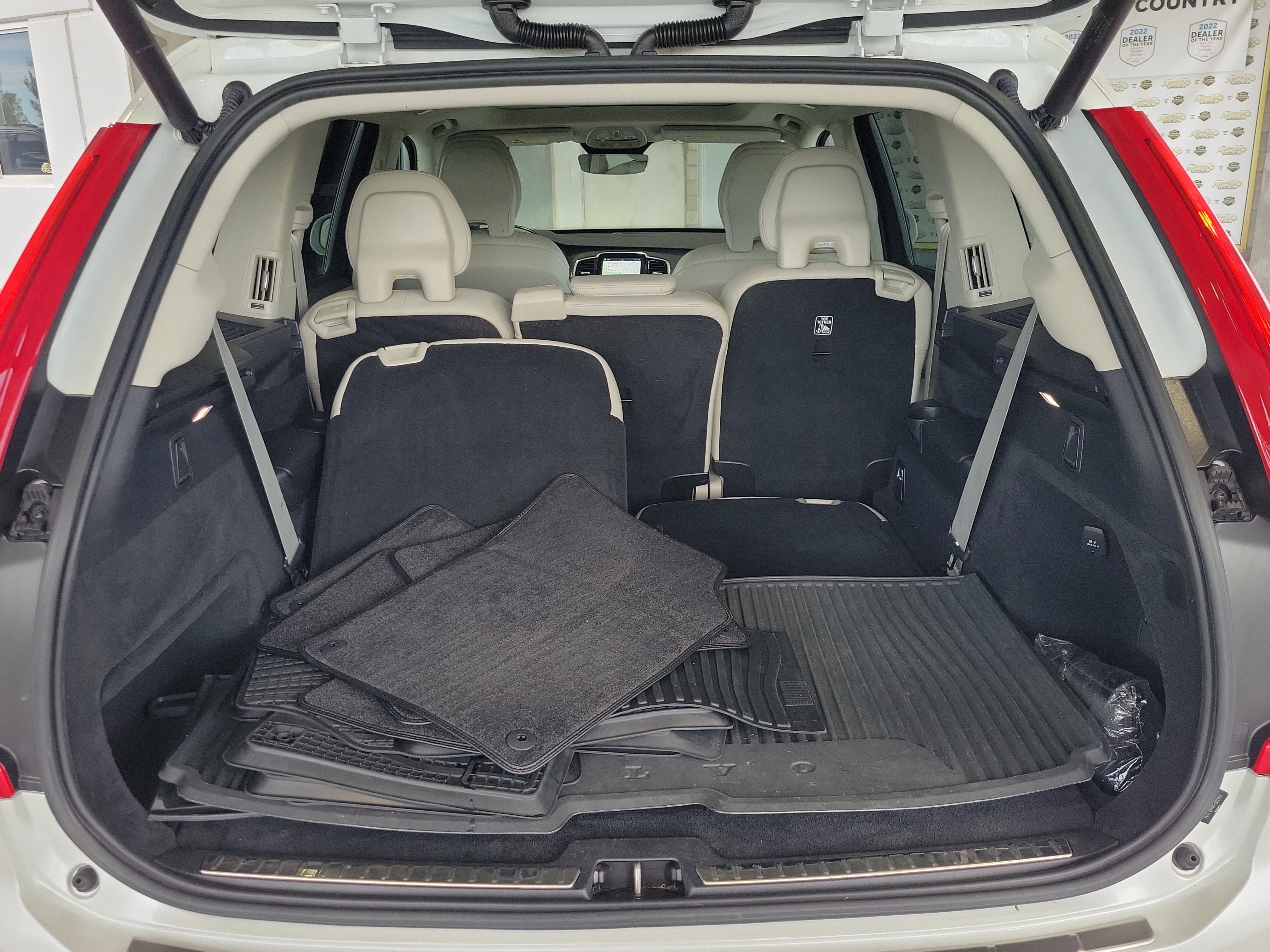 Used 2023 Volvo XC90 B5 Plus w/ Protection Package Premier AWD/4WD image 8