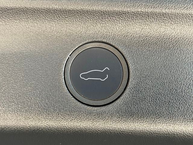 Used 2023 Tesla Model Y Performance AWD/4WD image 38