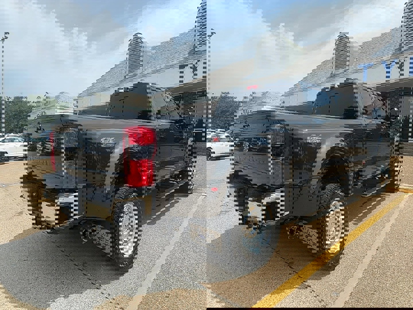 Used 2025 Ford F450 Lariat w/ Lariat Ultimate Package image 7