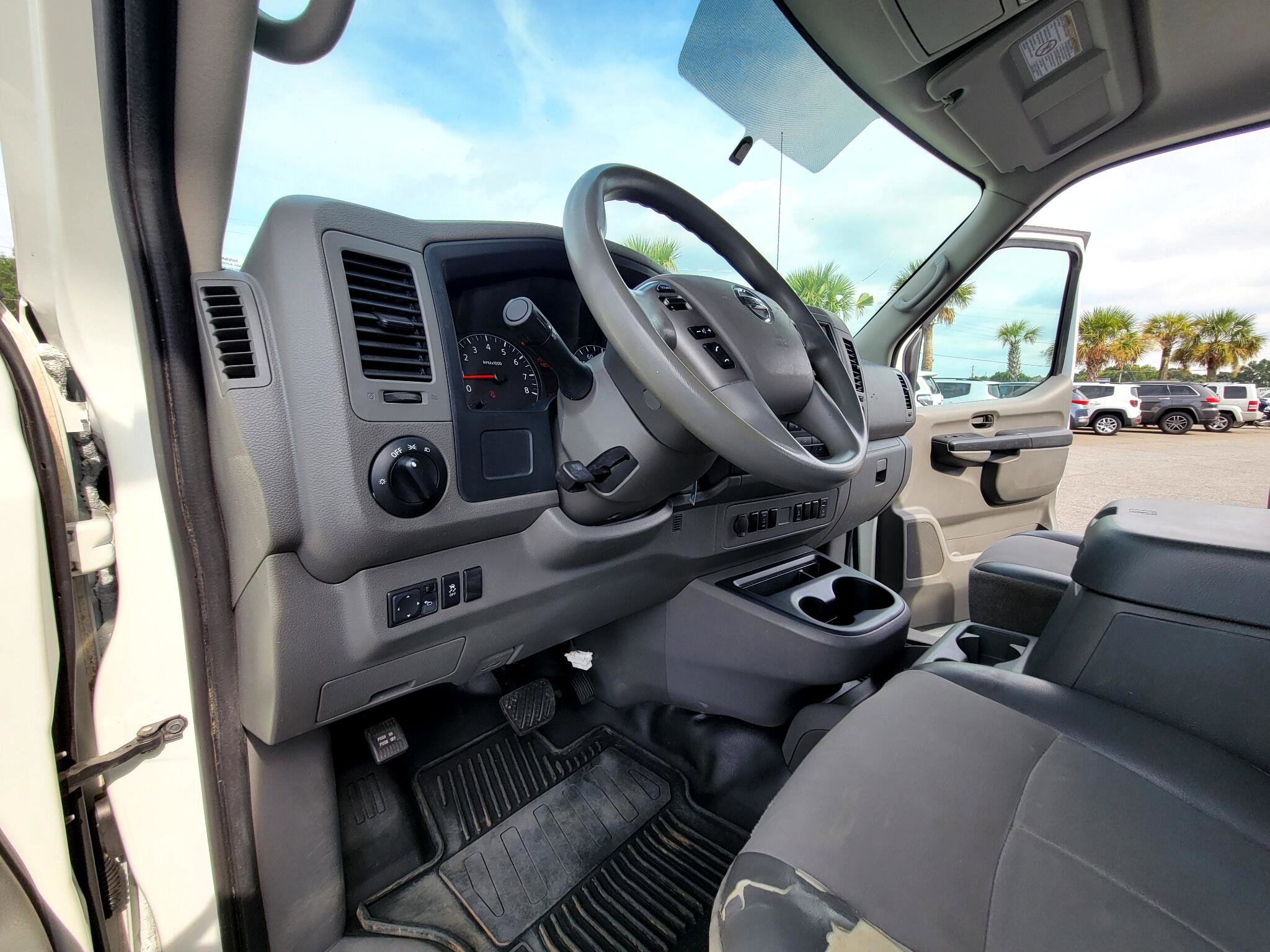 Used 2020 Nissan NV 2500 SV image 17