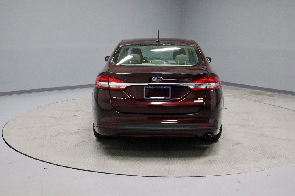 Certified 2017 Ford Fusion SE w/ Fusion SE Technology Package image 9