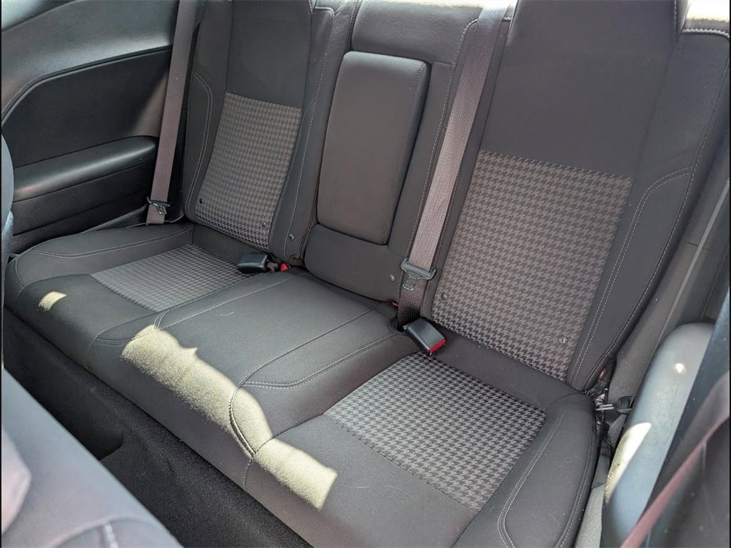 Used 2019 Dodge Challenger SXT image 8