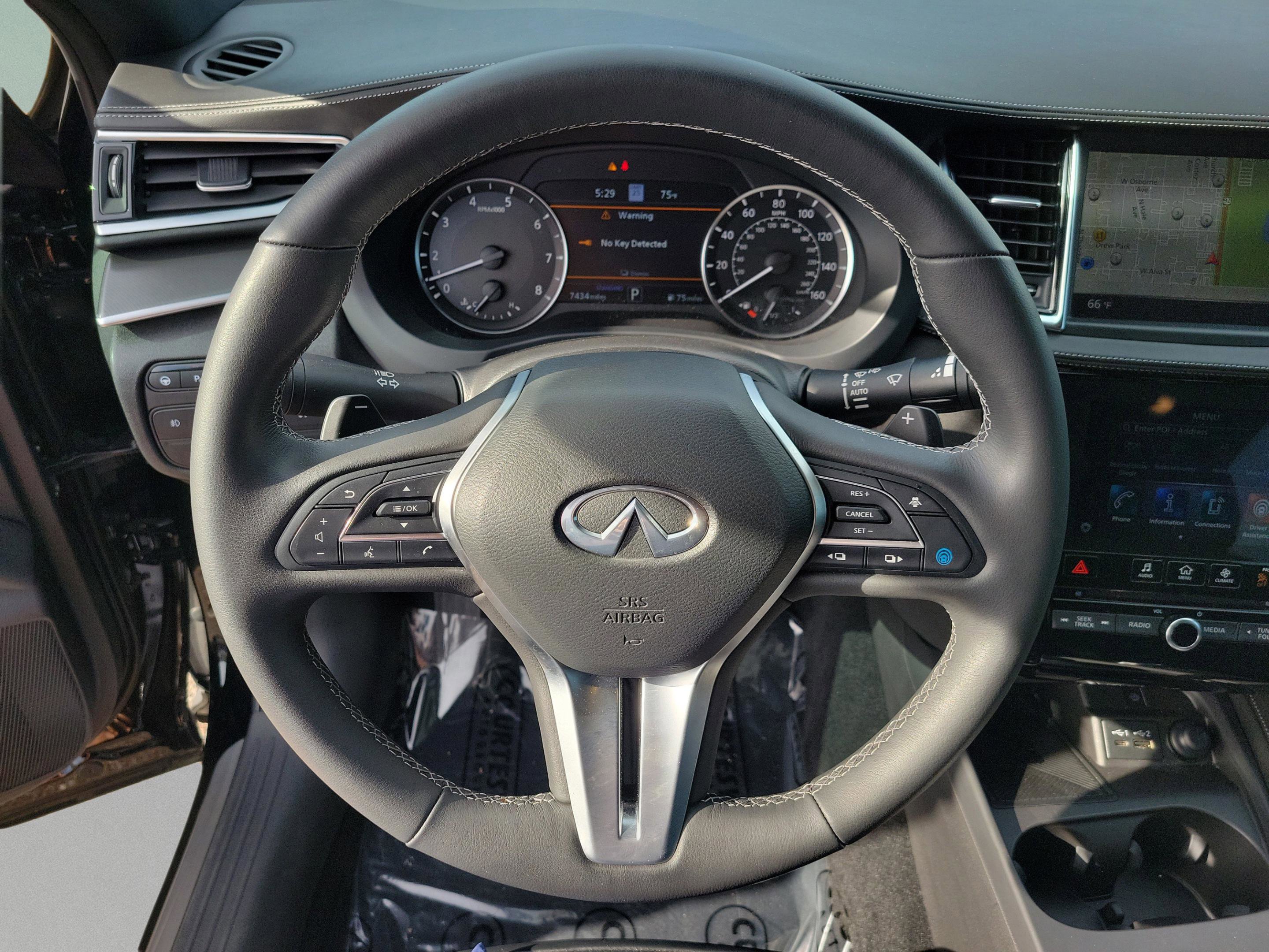 Certified 2025 INFINITI QX55 Essential w/ Accent Package image 8