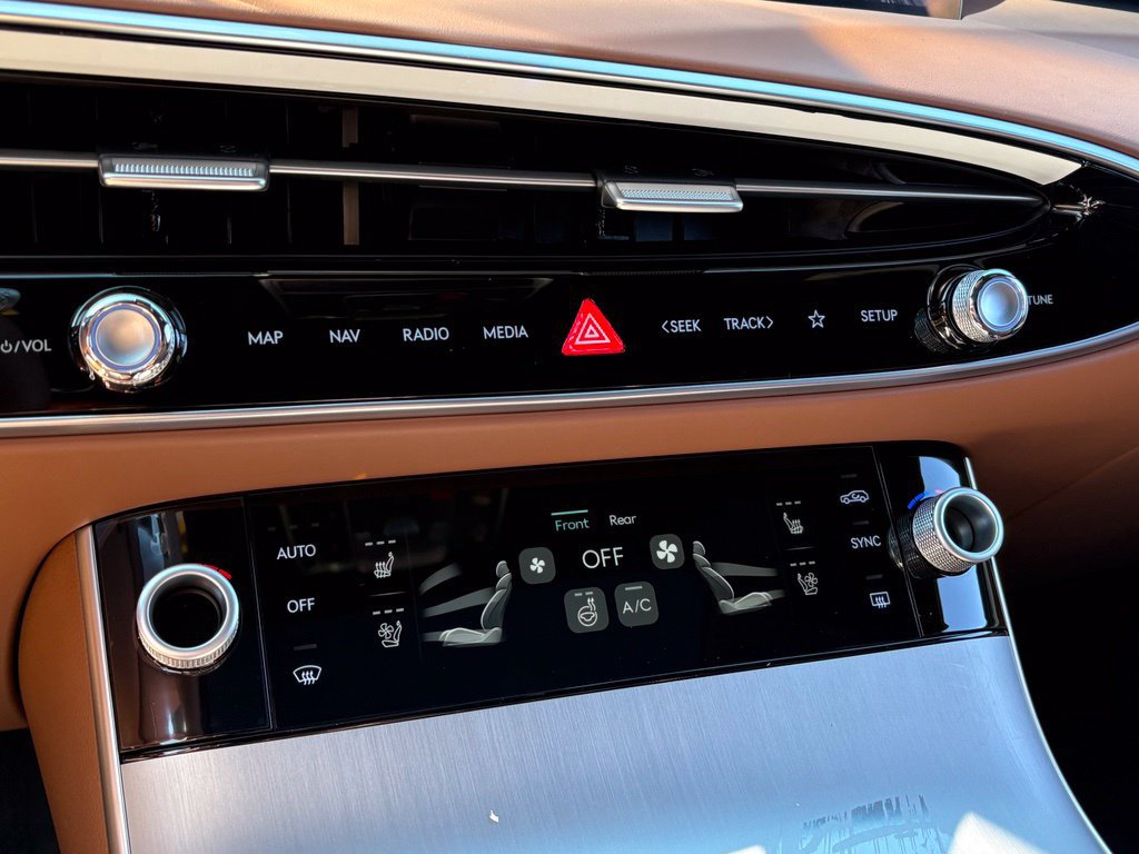 New 2027 Genesis GV70 2.5T Advanced AWD/4WD image 18