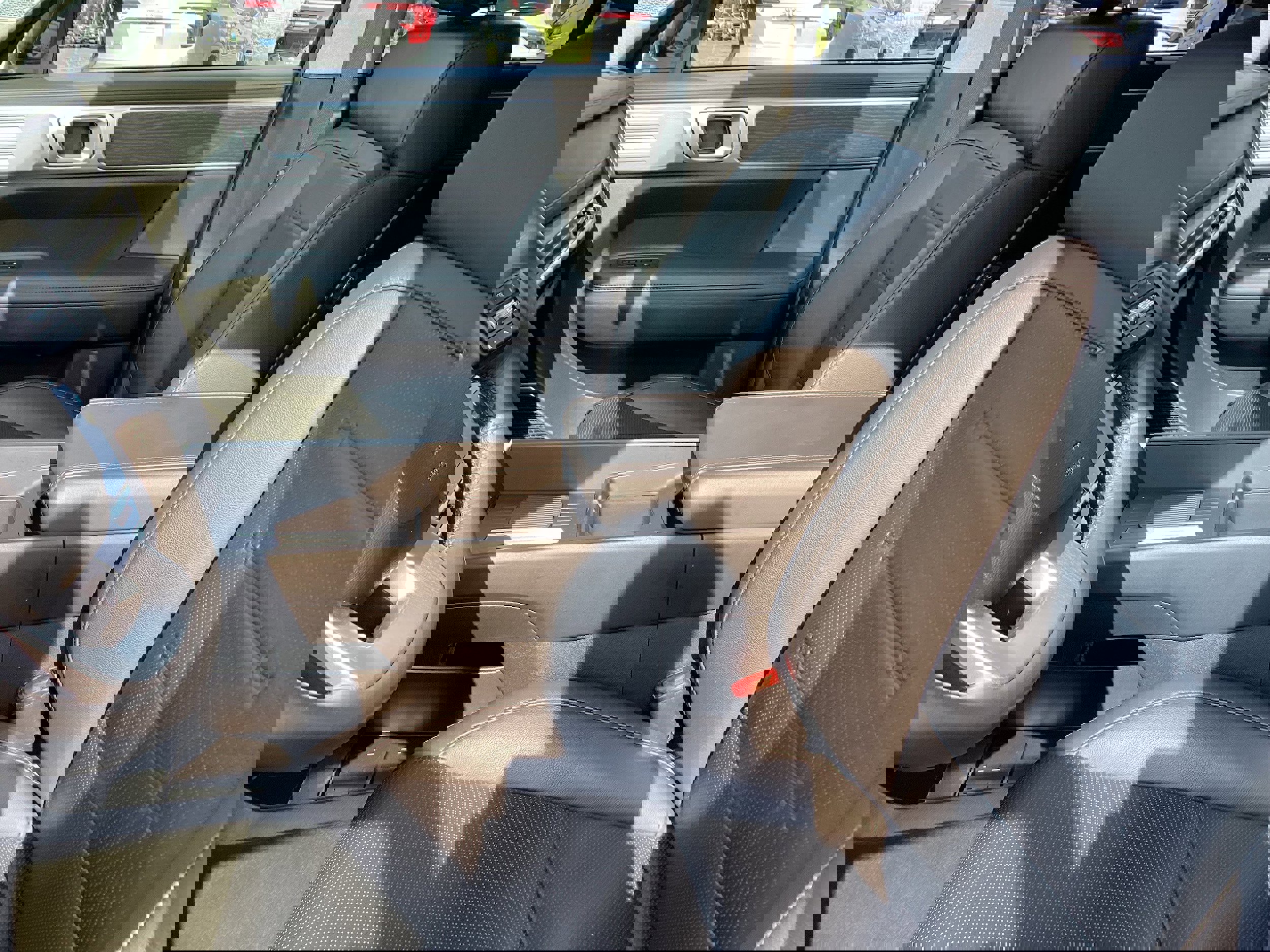 Used 2024 Hyundai Santa Fe Limited image 12