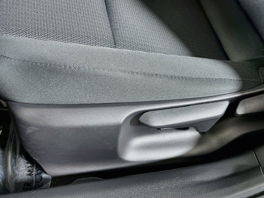 Certified 2025 Toyota Prius LE FWD image 17