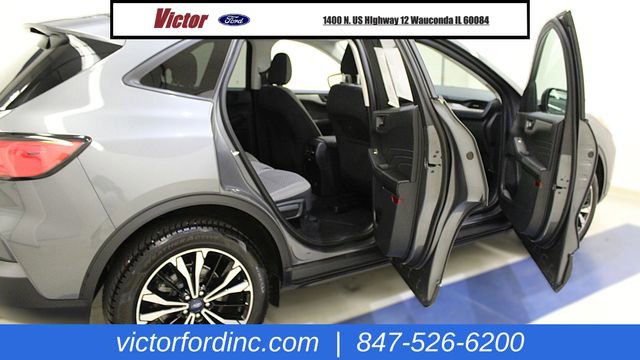 Used 2022 Ford Escape SE w/ SE Sport Appearance Package image 10