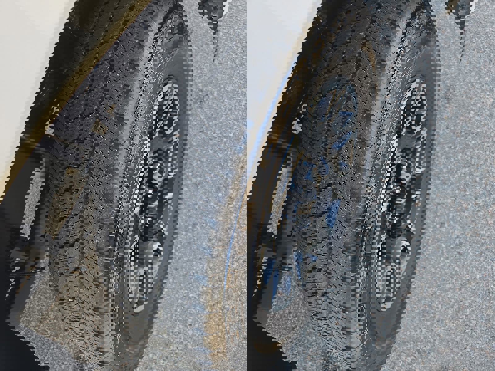 Used 2024 Ford F350 Platinum w/ FX4 Off-Road Package image 35