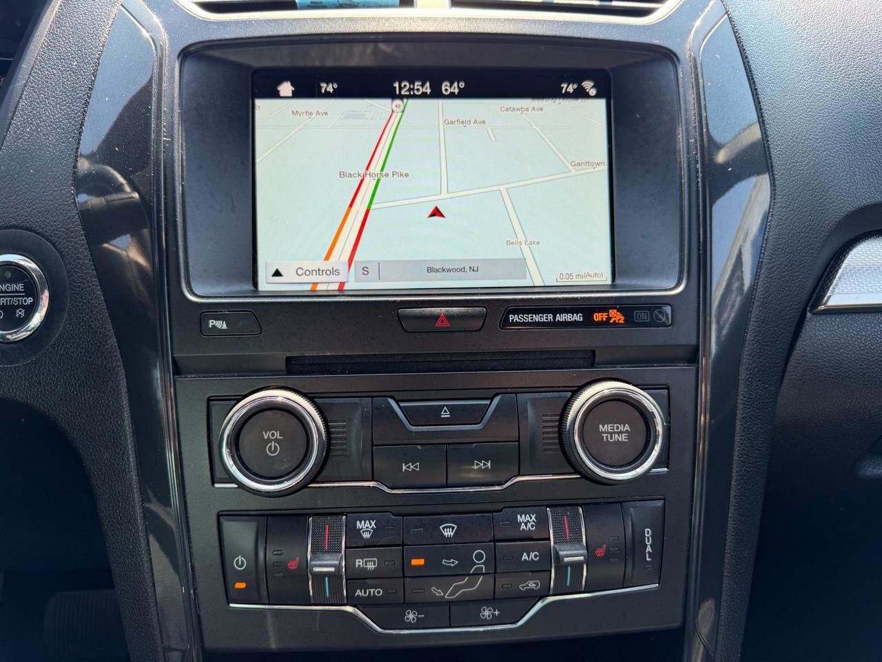 Used 2018 Ford Explorer XLT w/ Equipment Group 202A image 16