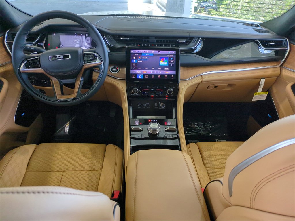 New 2025 Jeep Grand Cherokee Summit image 16