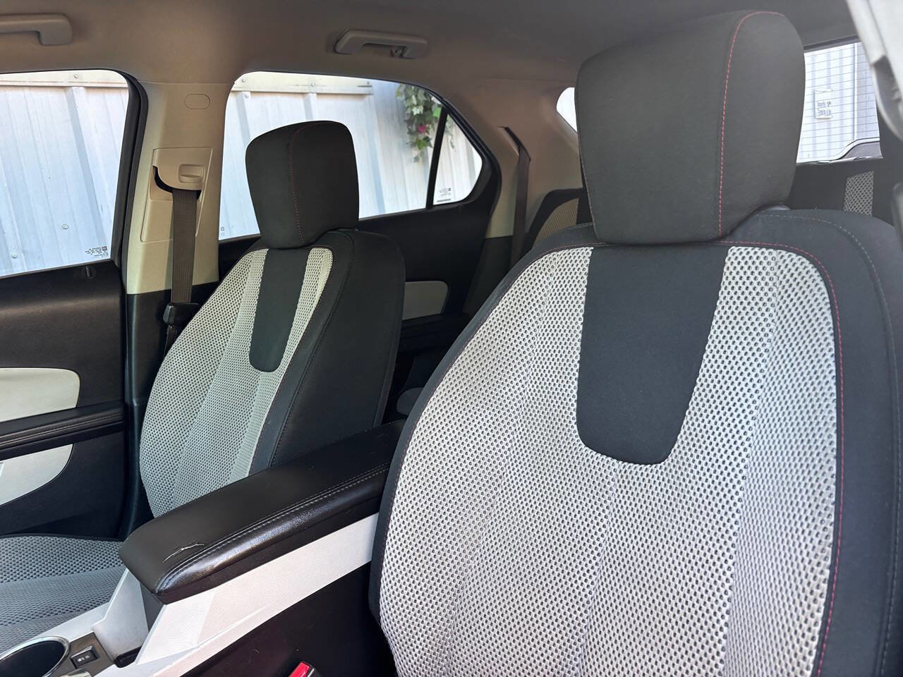 Used 2017 Chevrolet Equinox LS image 10