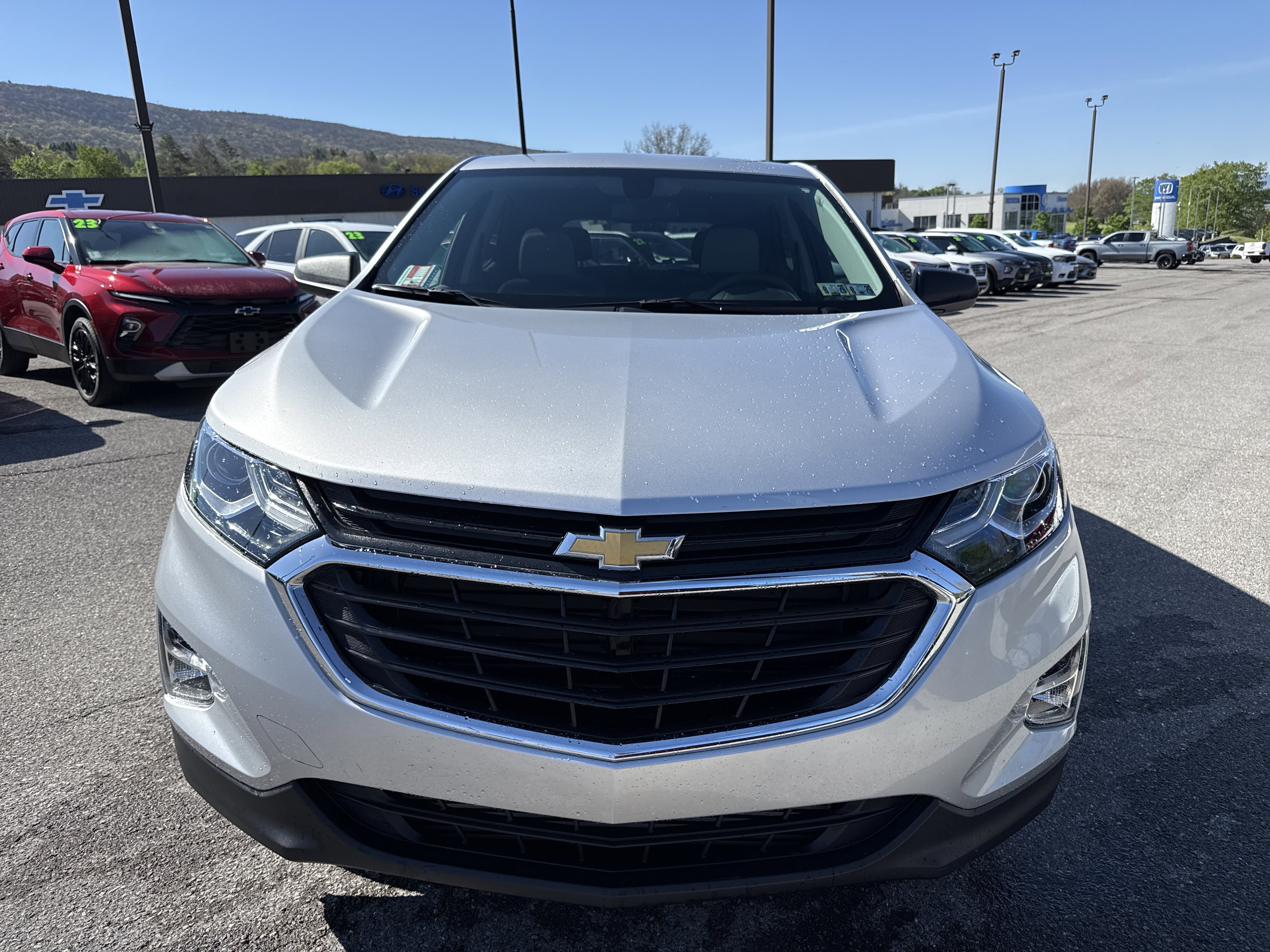 Used 2019 Chevrolet Equinox LS w/ LS Convenience Package AWD/4WD image 9