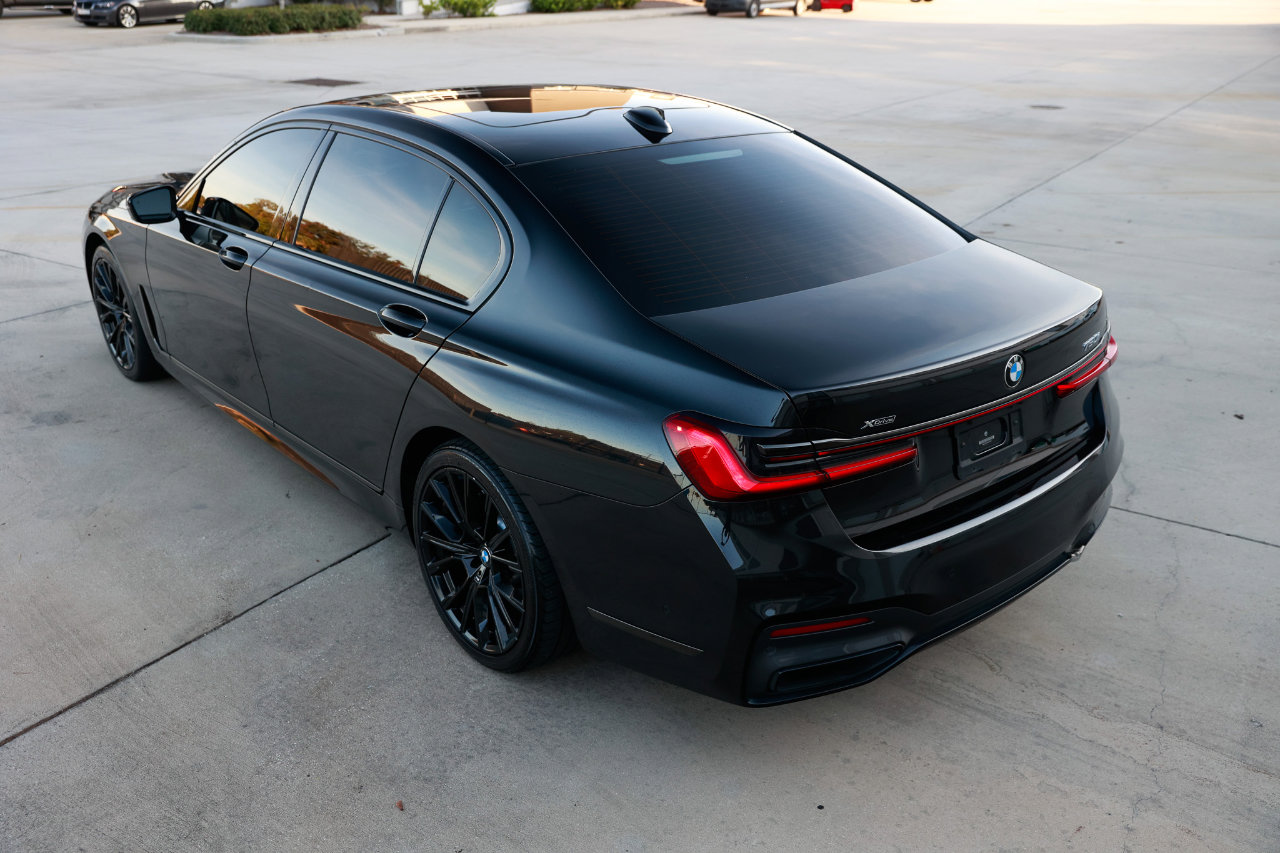 Used 2021 BMW 750i xDrive w/ Luxury Rear Seating Package image 7