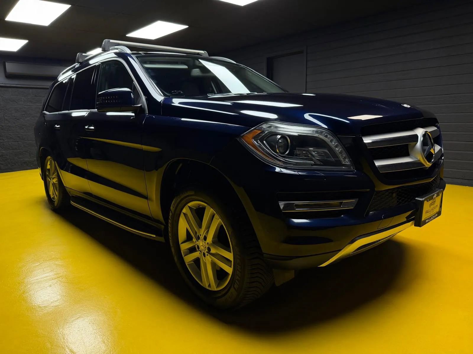 Used 2016 Mercedes-Benz GL 320 BlueTEC 4MATIC image 3