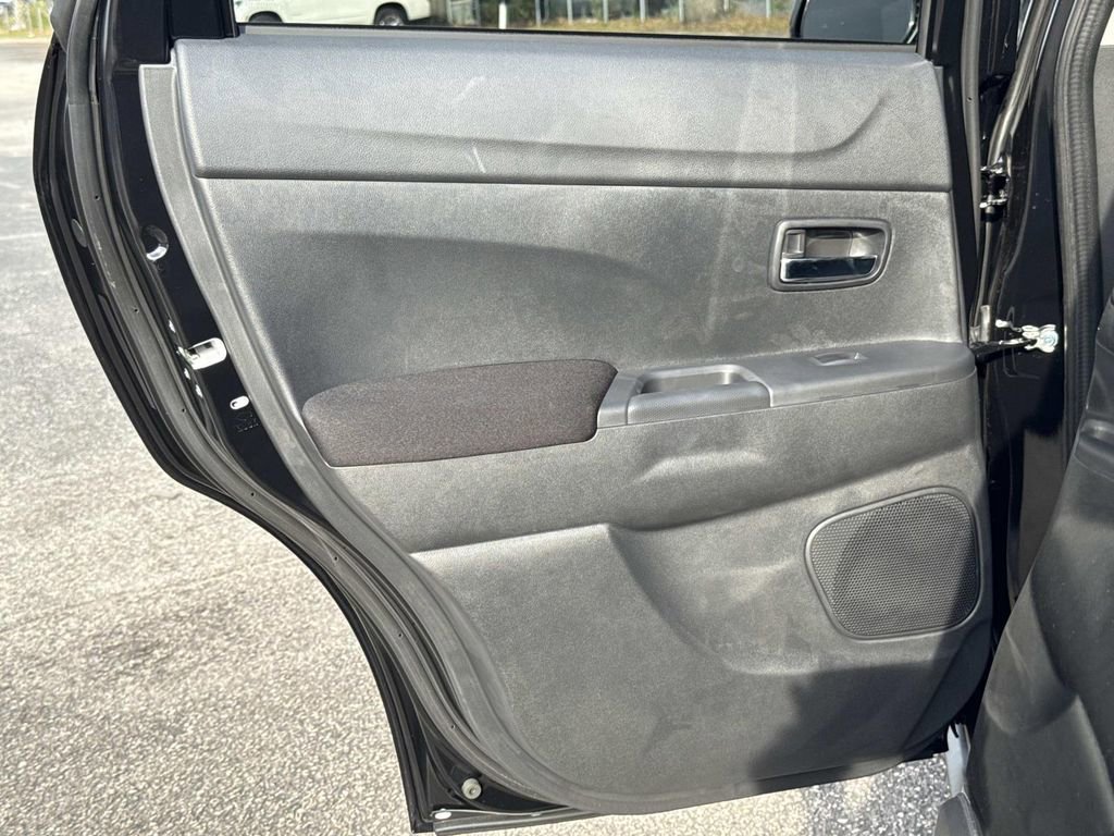 Used 2025 Mitsubishi Outlander Sport ES image 11