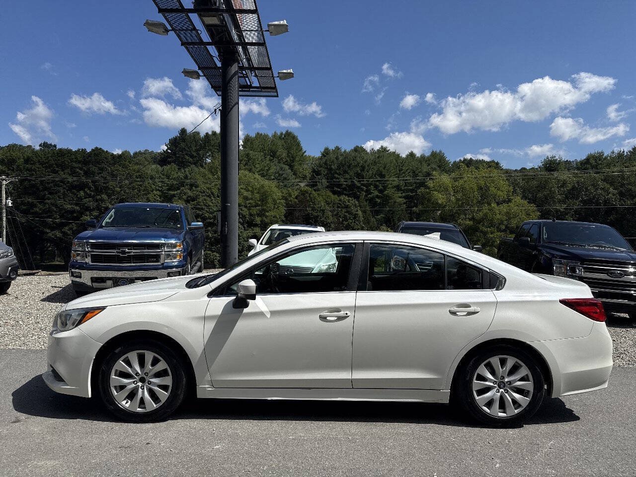 Used 2017 Subaru Legacy 2.5i Premium AWD/4WD image 1