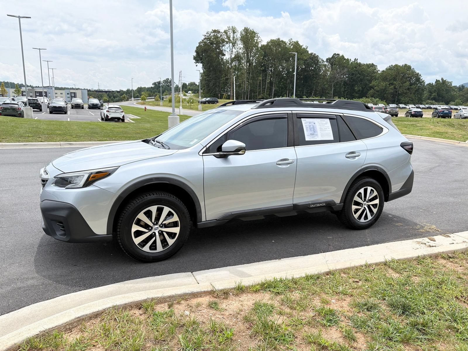 Used 2020 Subaru Outback Premium AWD/4WD image 4