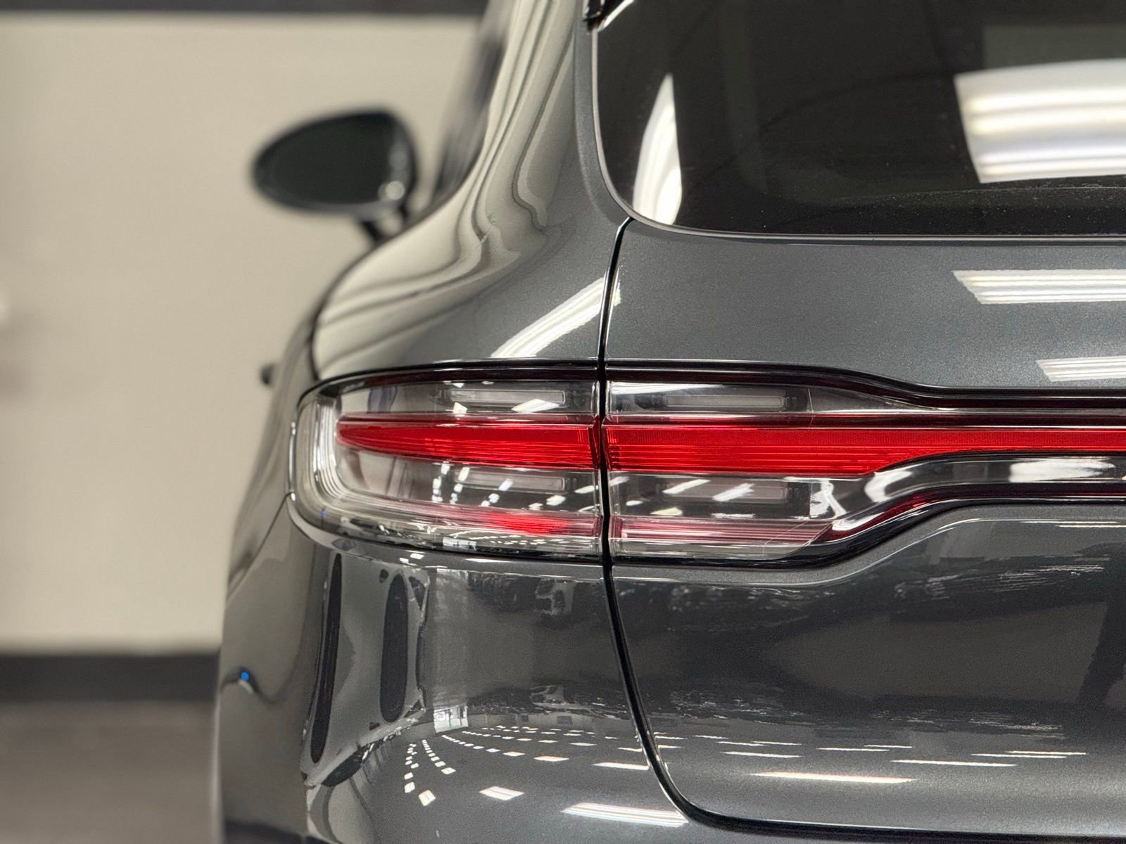 Used 2024 Porsche Macan w/ Premium Plus Package image 9