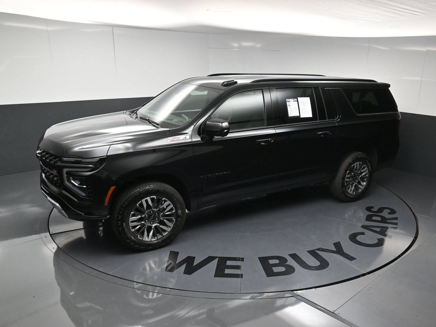Used 2025 Chevrolet Suburban Z71 AWD/4WD image 29