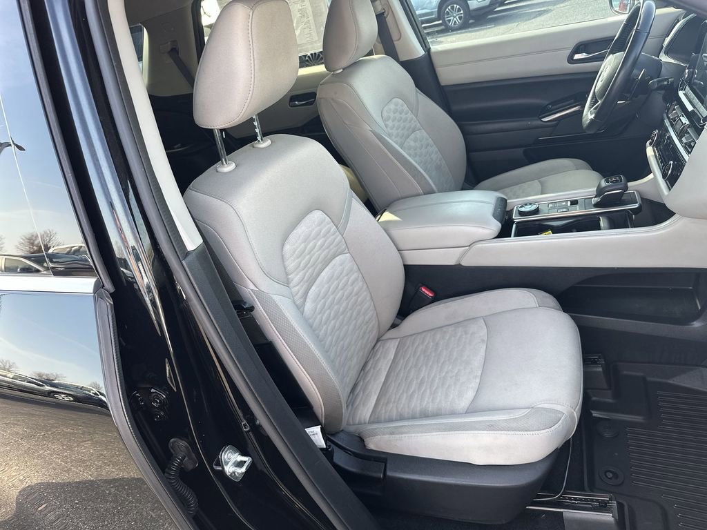 Used 2022 Nissan Pathfinder SV AWD/4WD image 24