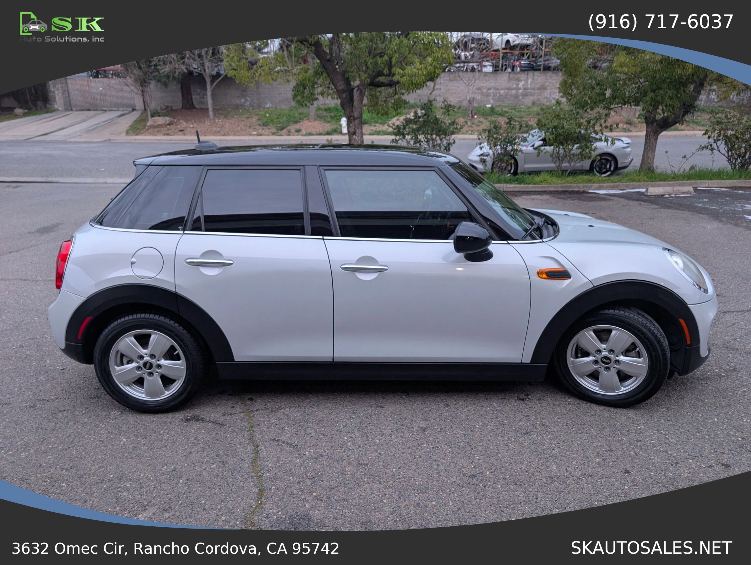 Used 2016 MINI Cooper 4-Door Hardtop image 12