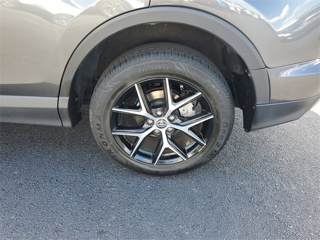 Used 2017 Toyota RAV4 SE image 5