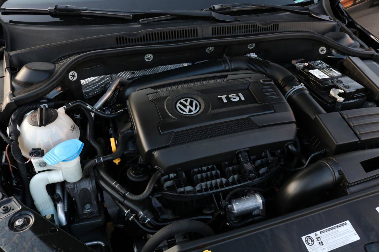 Used 2017 Volkswagen Jetta GLI FWD image 41