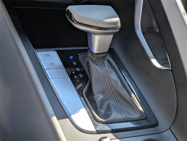 Used 2025 Hyundai Elantra SE image 25