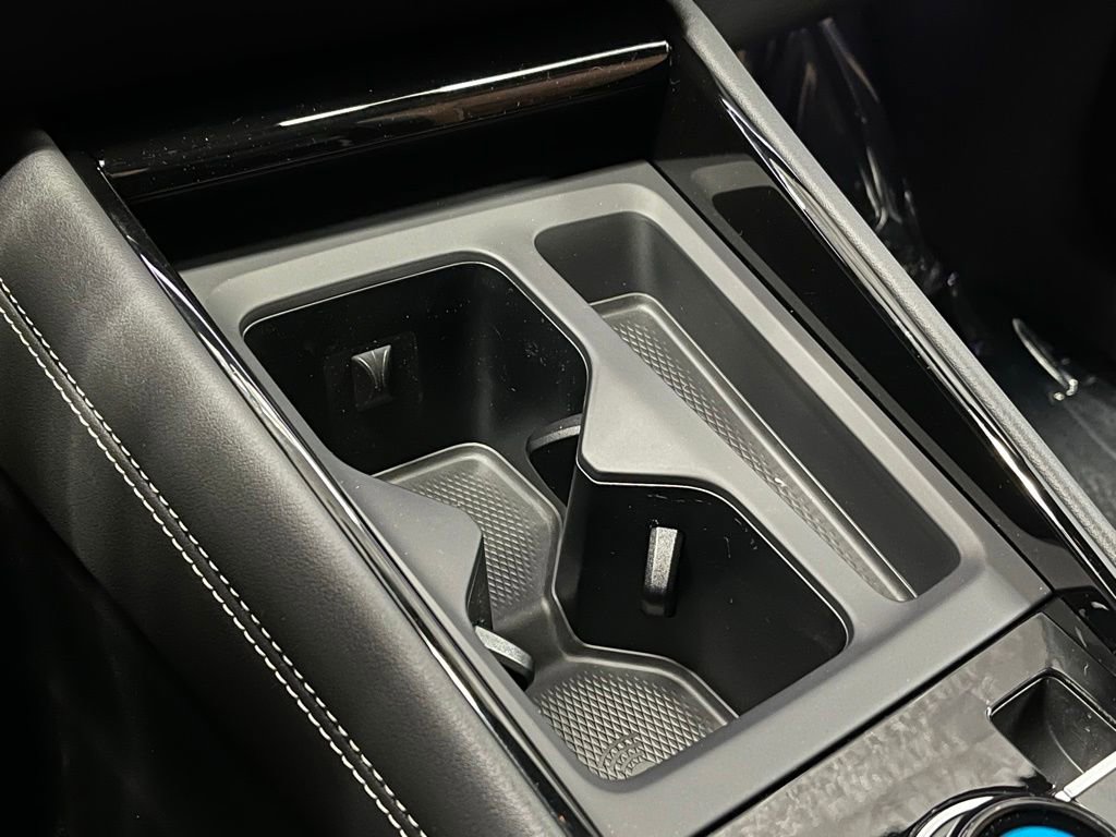 New 2026 Volkswagen Tiguan SEL R-Line AWD/4WD image 13