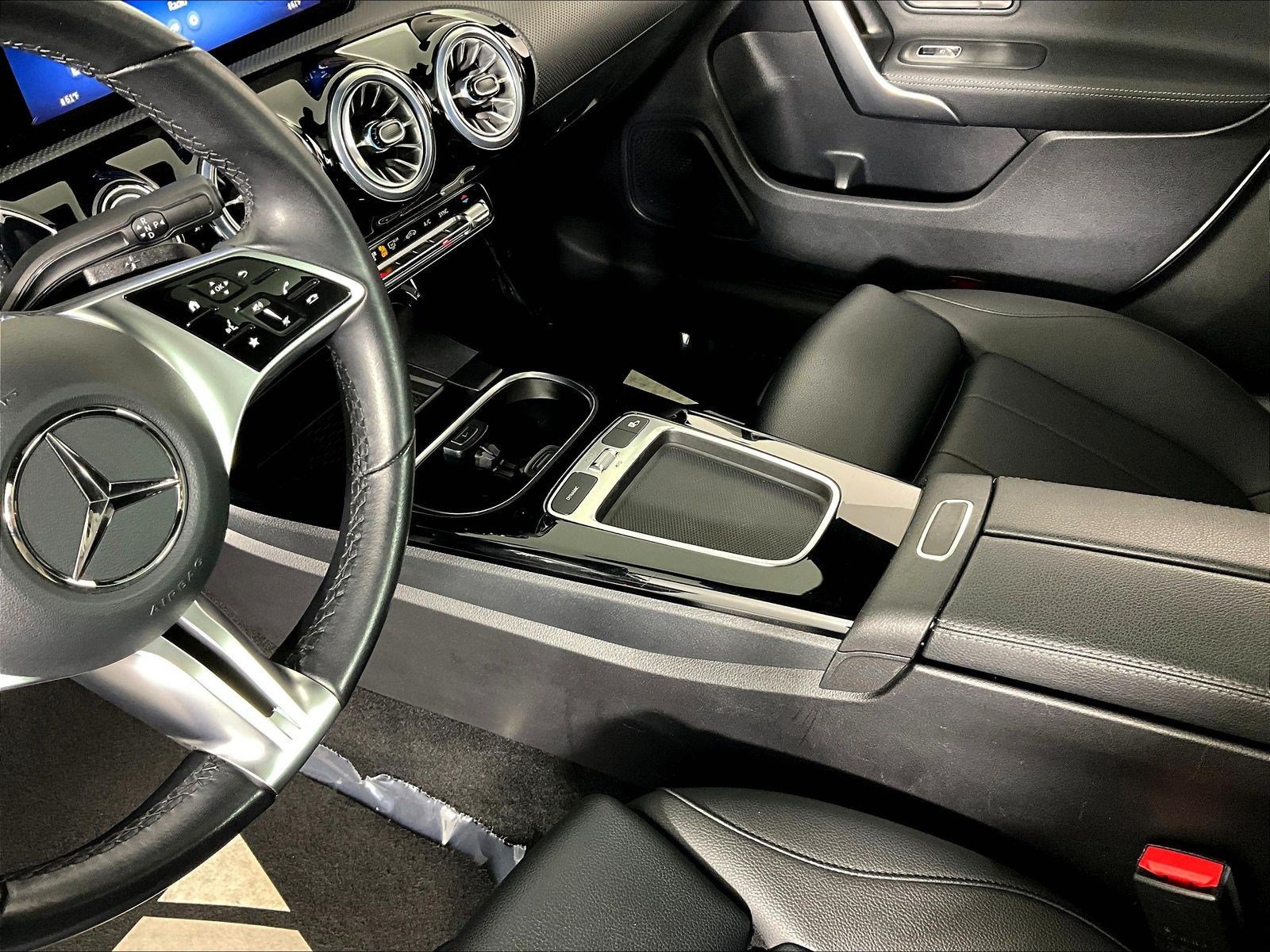 Used 2025 Mercedes-Benz CLA 250 4MATIC image 18