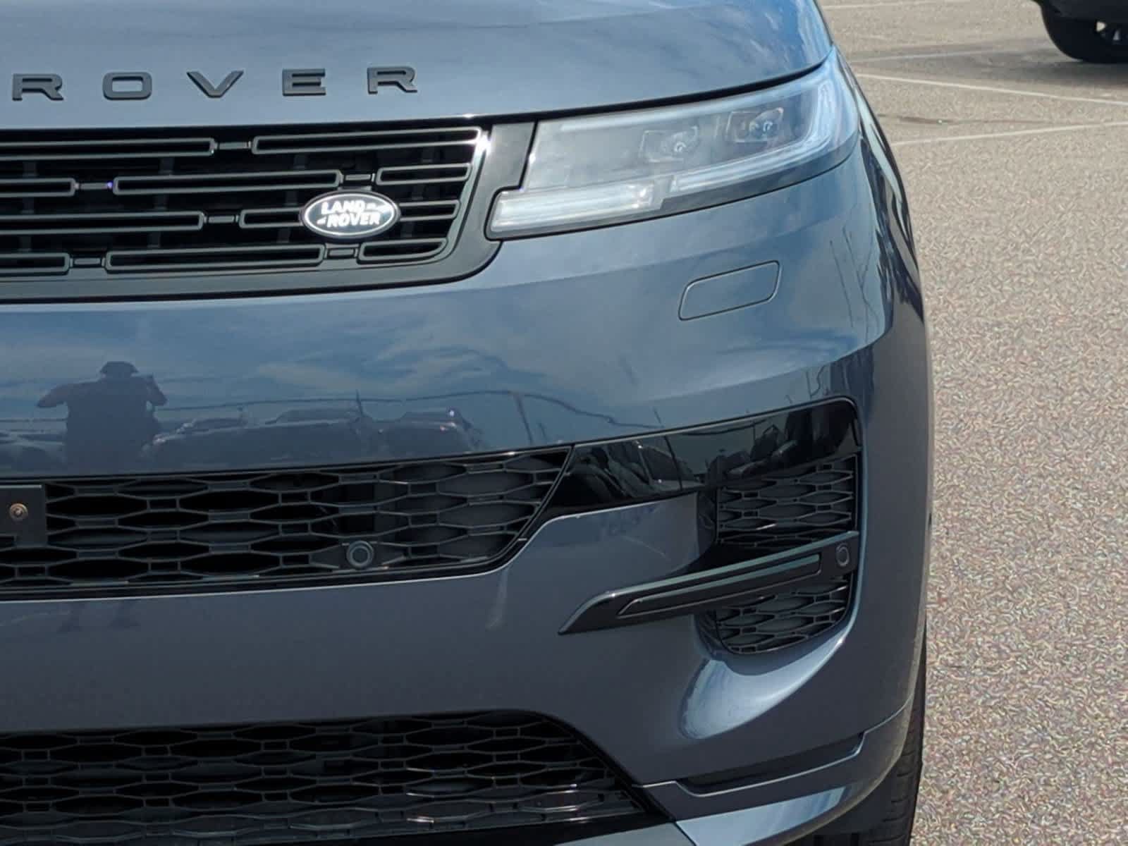 New 2027 Land Rover Range Rover Sport Dynamic SE AWD/4WD image 10