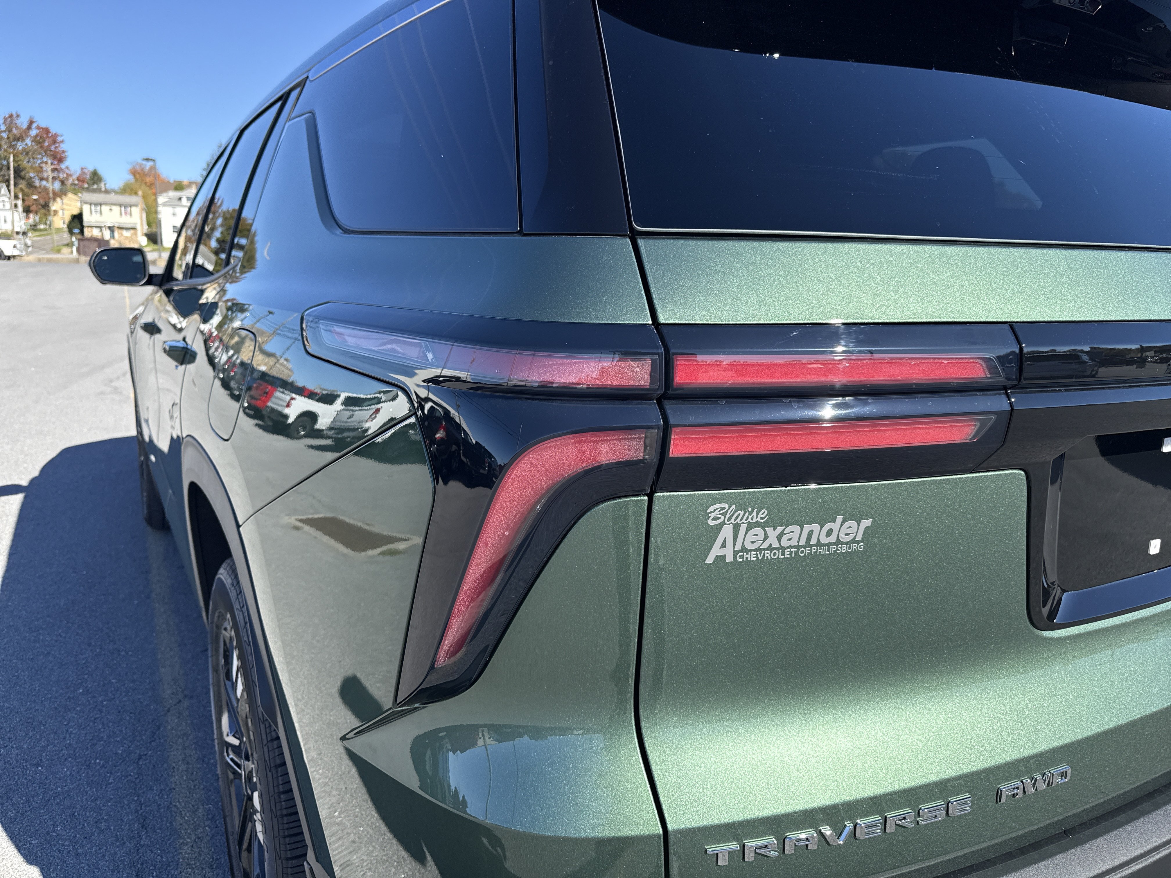 New 2027 Chevrolet Traverse LT w/ Sun and Wheel Package AWD/4WD image 15