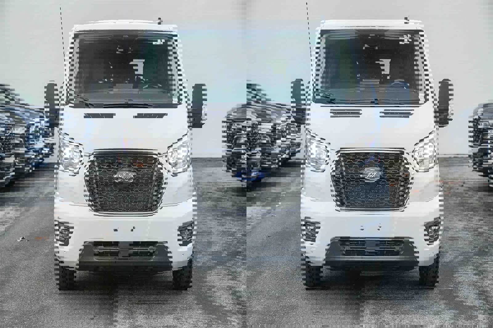 Used 2023 Ford Transit 350 XLT image 2