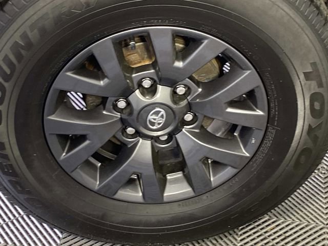 Used 2023 Toyota Tacoma SR5 AWD/4WD image 27