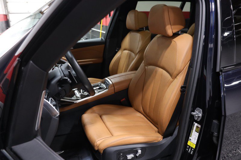 Used 2019 BMW X7 xDrive50i w/ M Sport Package AWD/4WD image 39