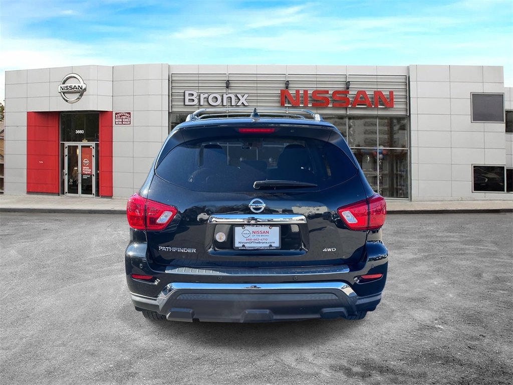 Used 2020 Nissan Pathfinder S image 6