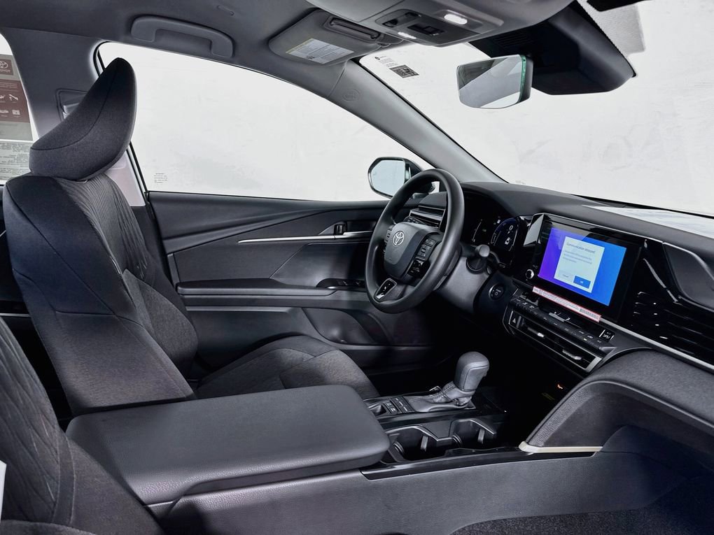 Used 2026 Toyota Camry LE FWD image 32