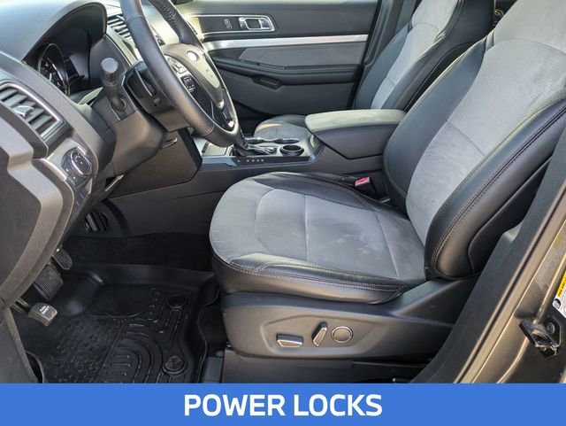 Used 2017 Ford Explorer XLT w/ Equipment Group 202A image 15