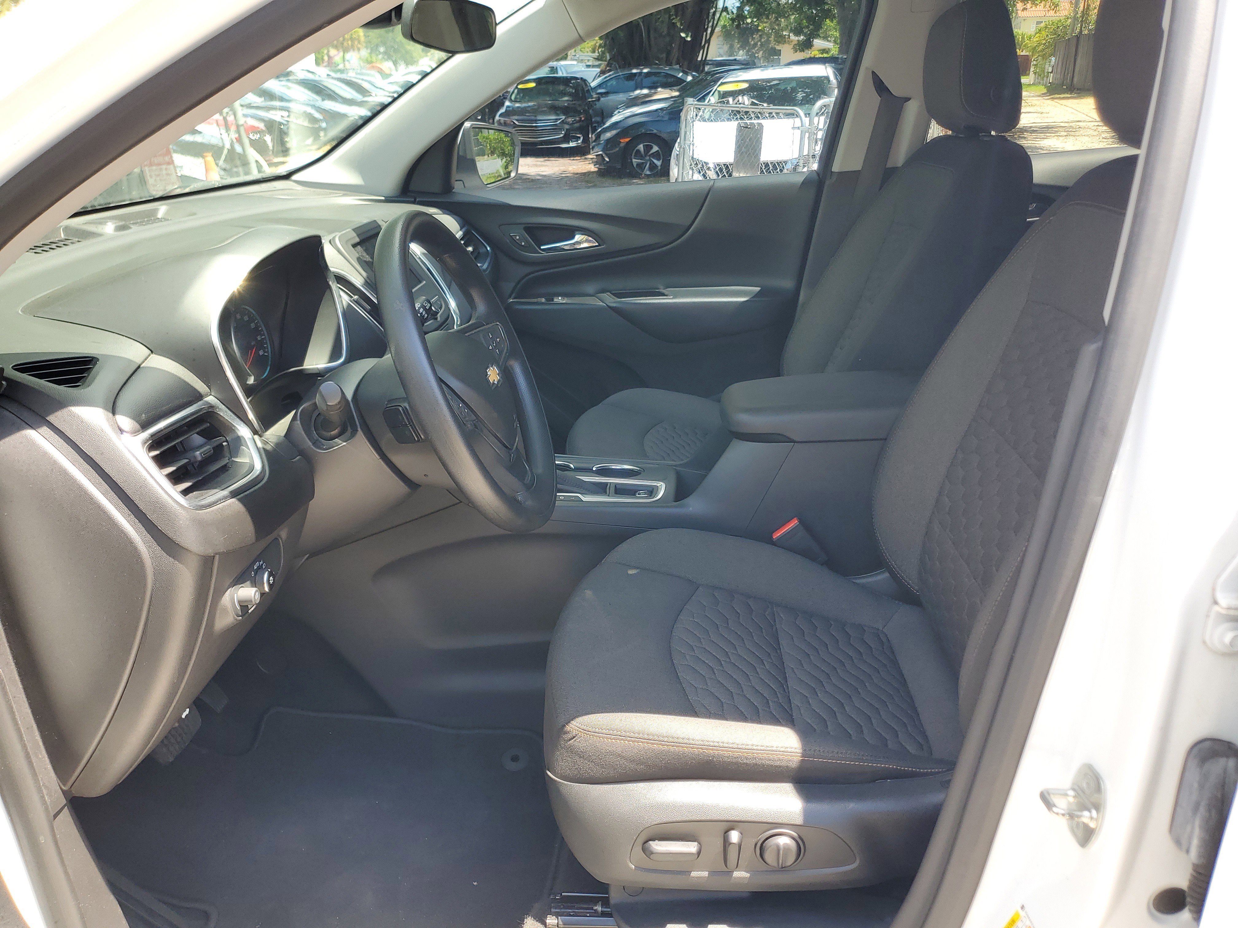 Used 2020 Chevrolet Equinox LT w/ LPO, Floor Liner Package image 17