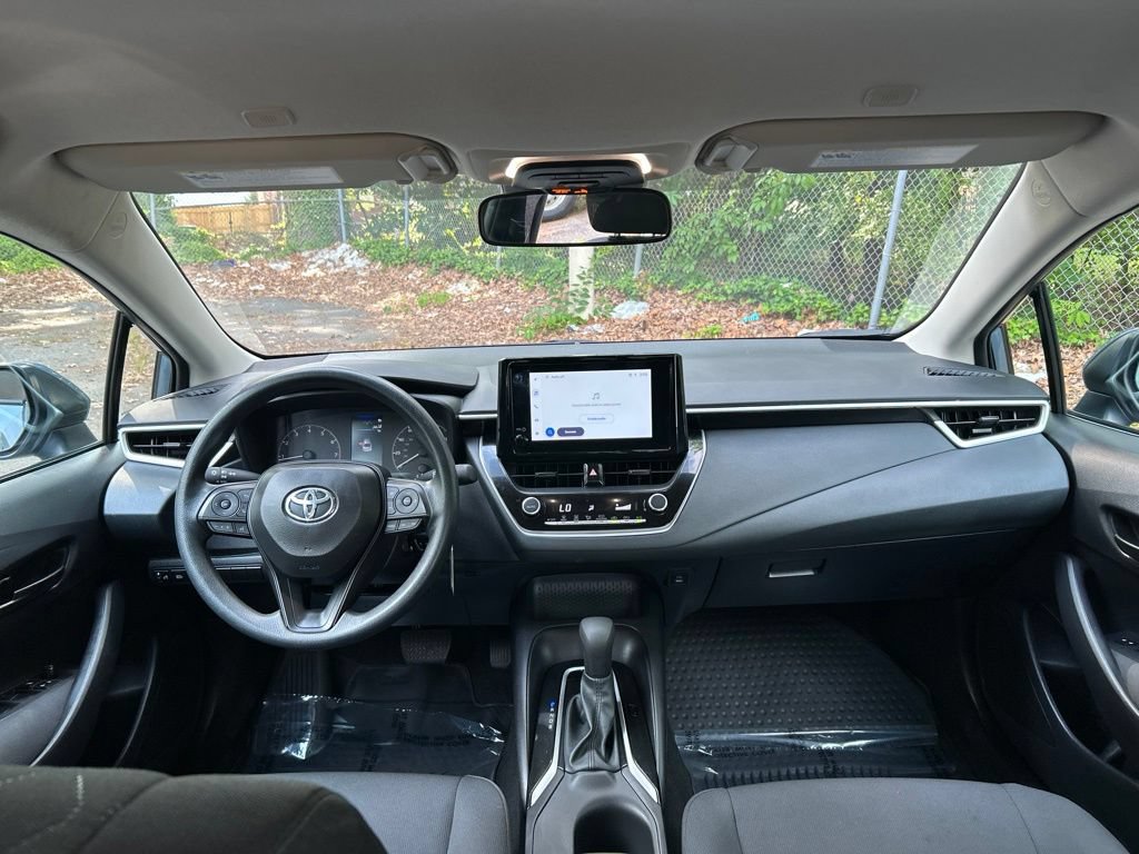 Used 2025 Toyota Corolla LE FWD image 28