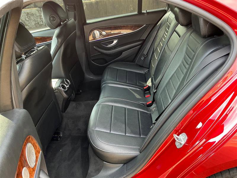 Used 2017 Mercedes-Benz E 300 4MATIC image 27