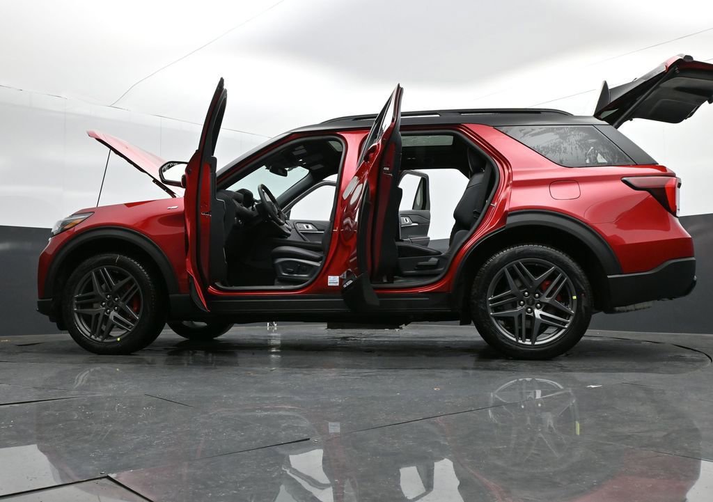 New 2026 Ford Explorer ST-Line w/ ST-Line Street Pack AWD/4WD image 40