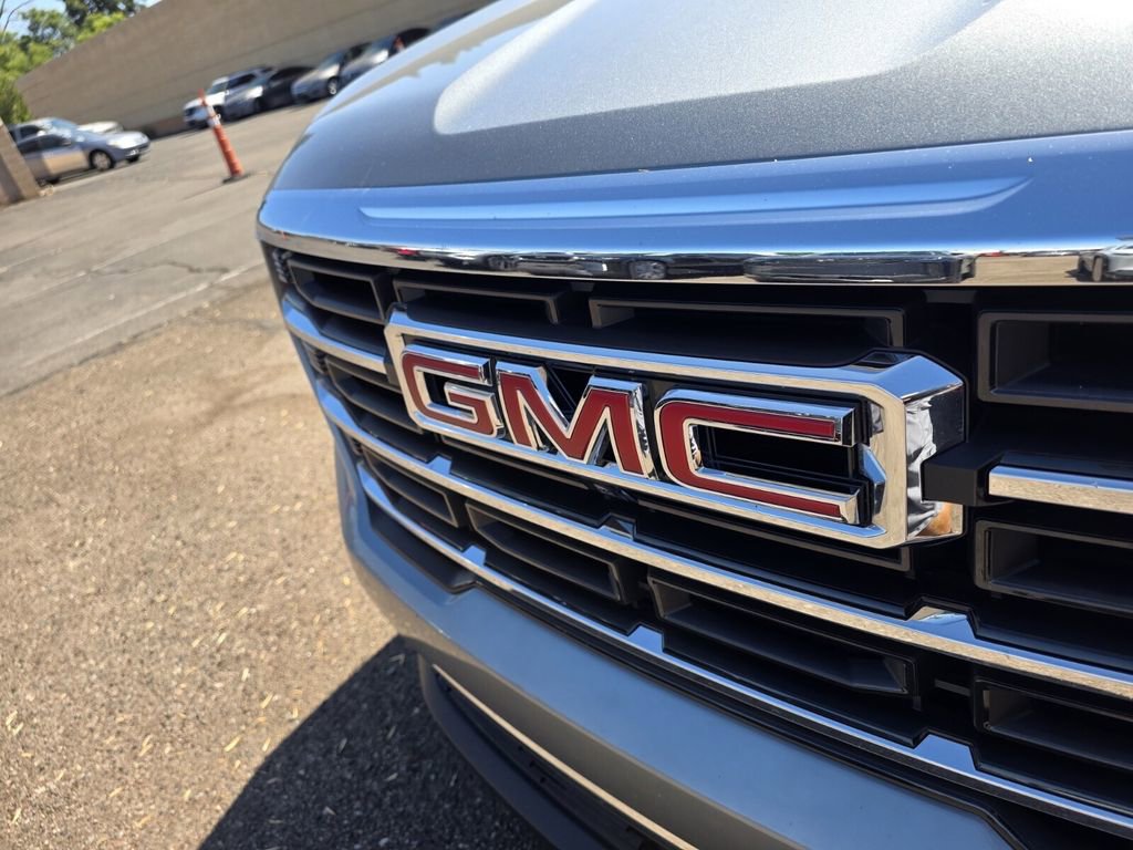Used 2024 GMC Acadia Elevation FWD image 8