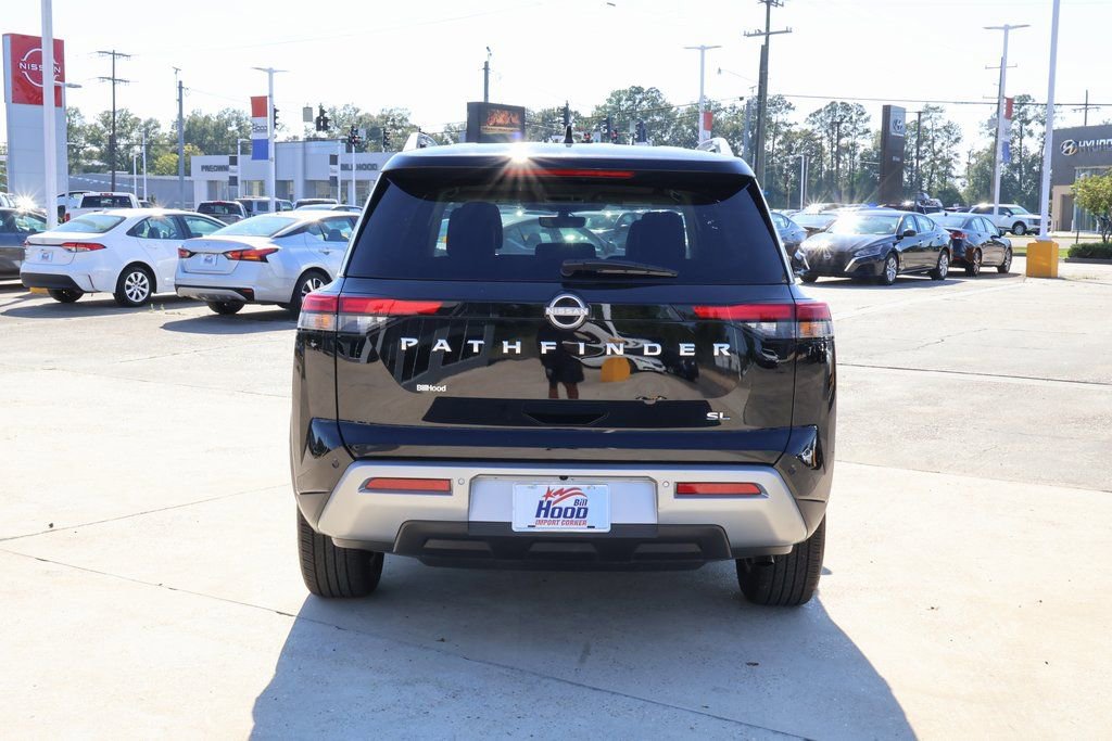 Used 2025 Nissan Pathfinder SL image 18