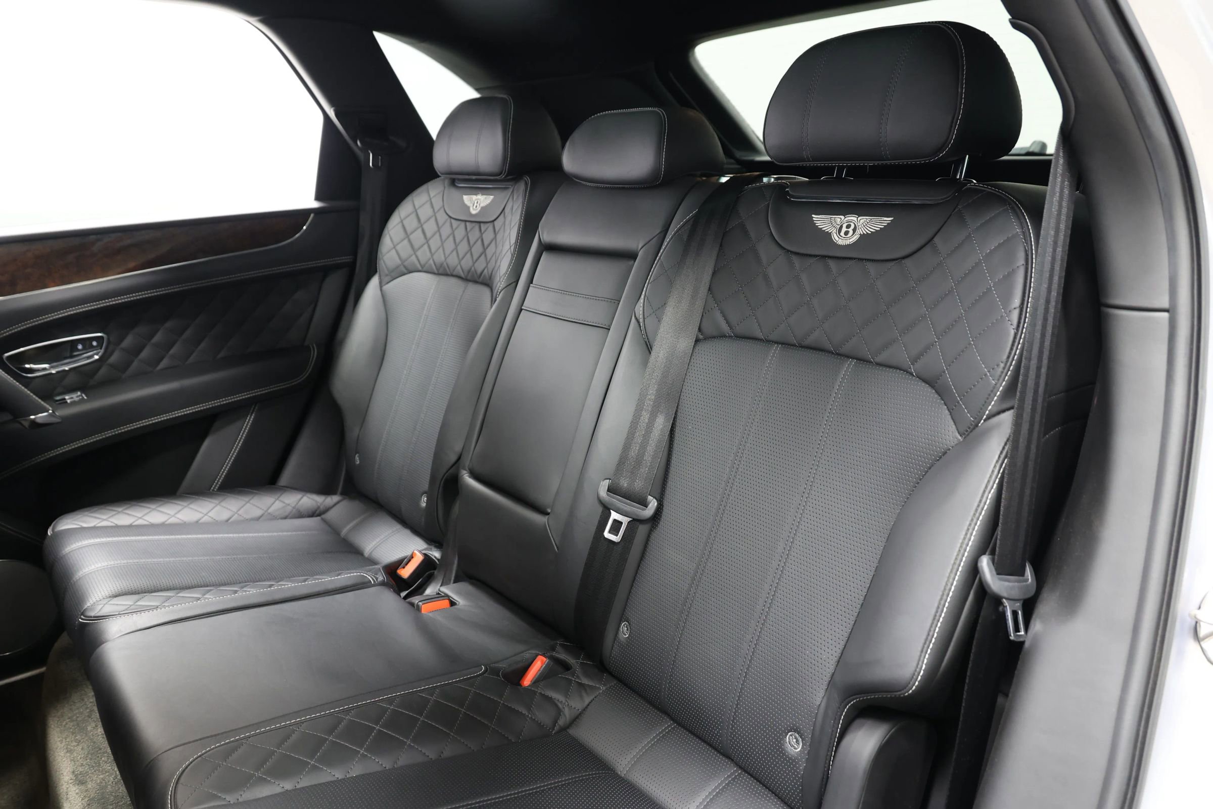 Used 2017 Bentley Bentayga image 59