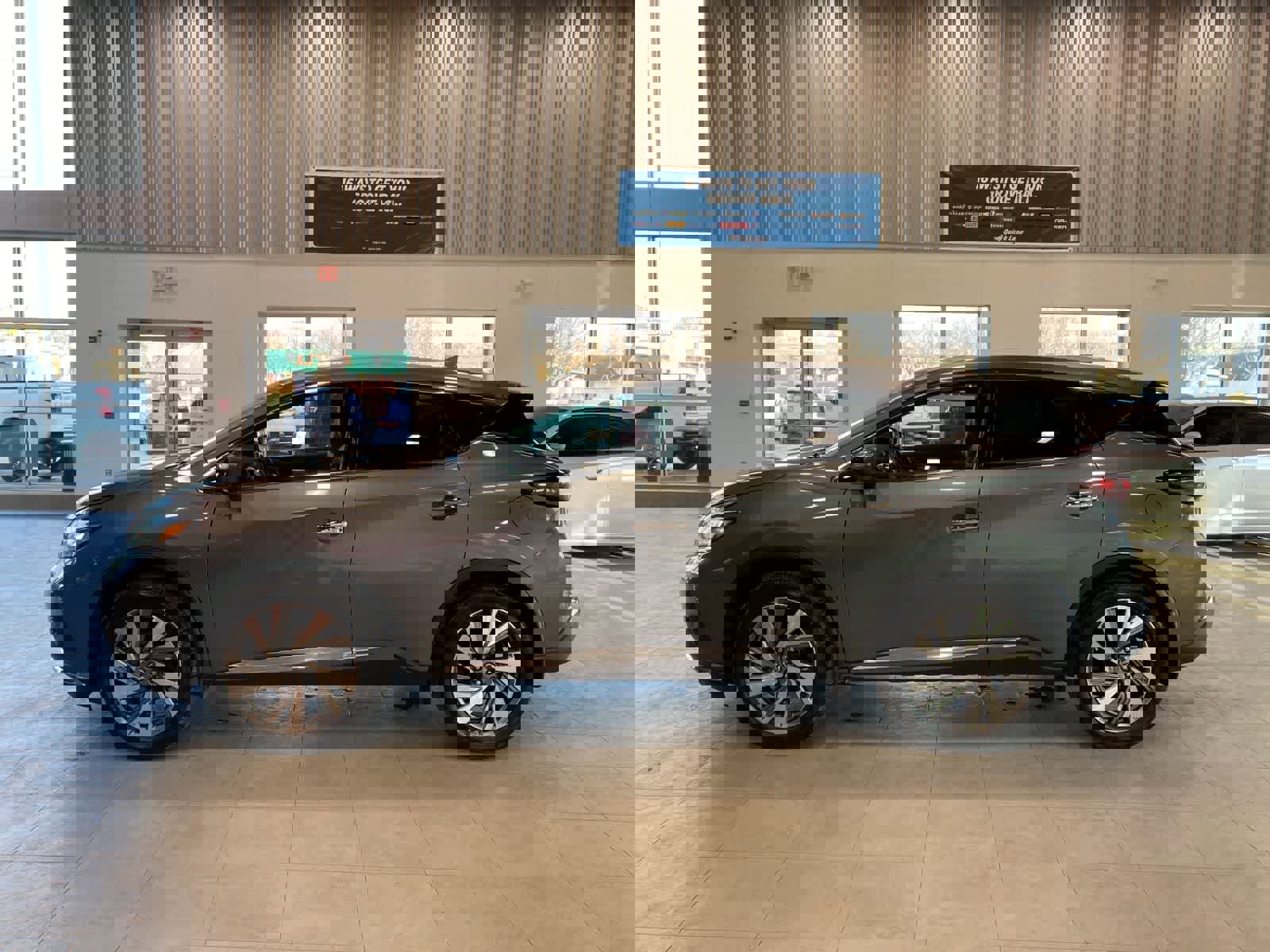 Used 2020 Nissan Murano SL image 2