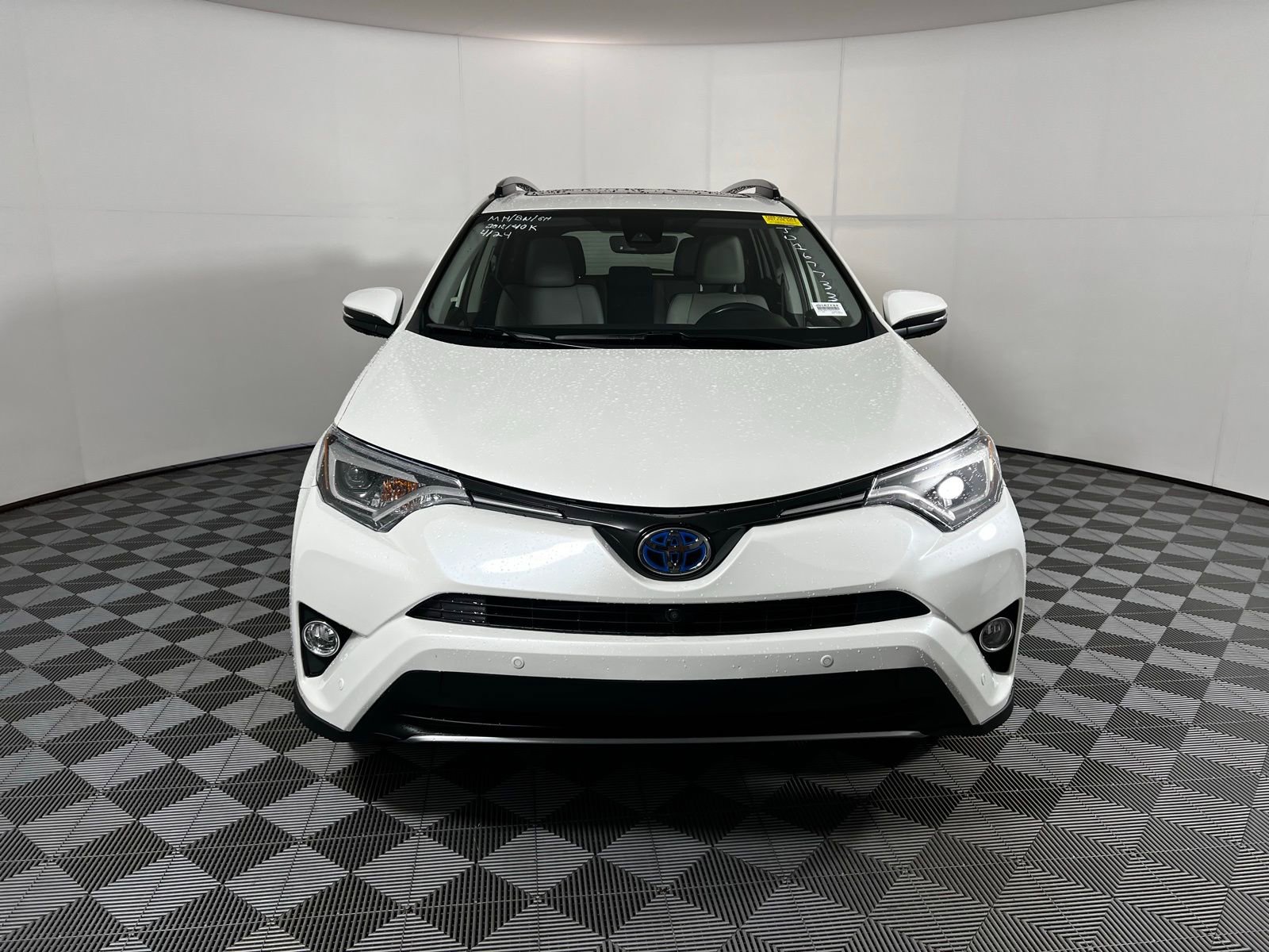 Used 2018 Toyota RAV4 Limited w/ Advanced Technology Package AWD/4WD image 2