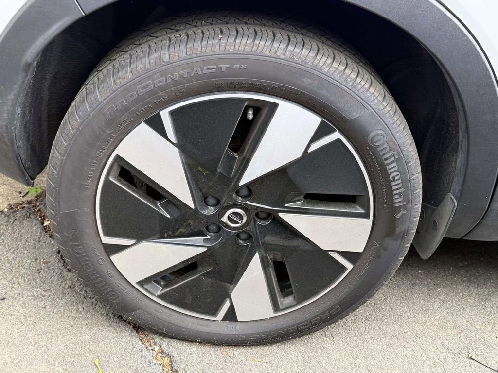Used 2024 Volvo C40 P8 Recharge Plus w/ Climate Package image 5