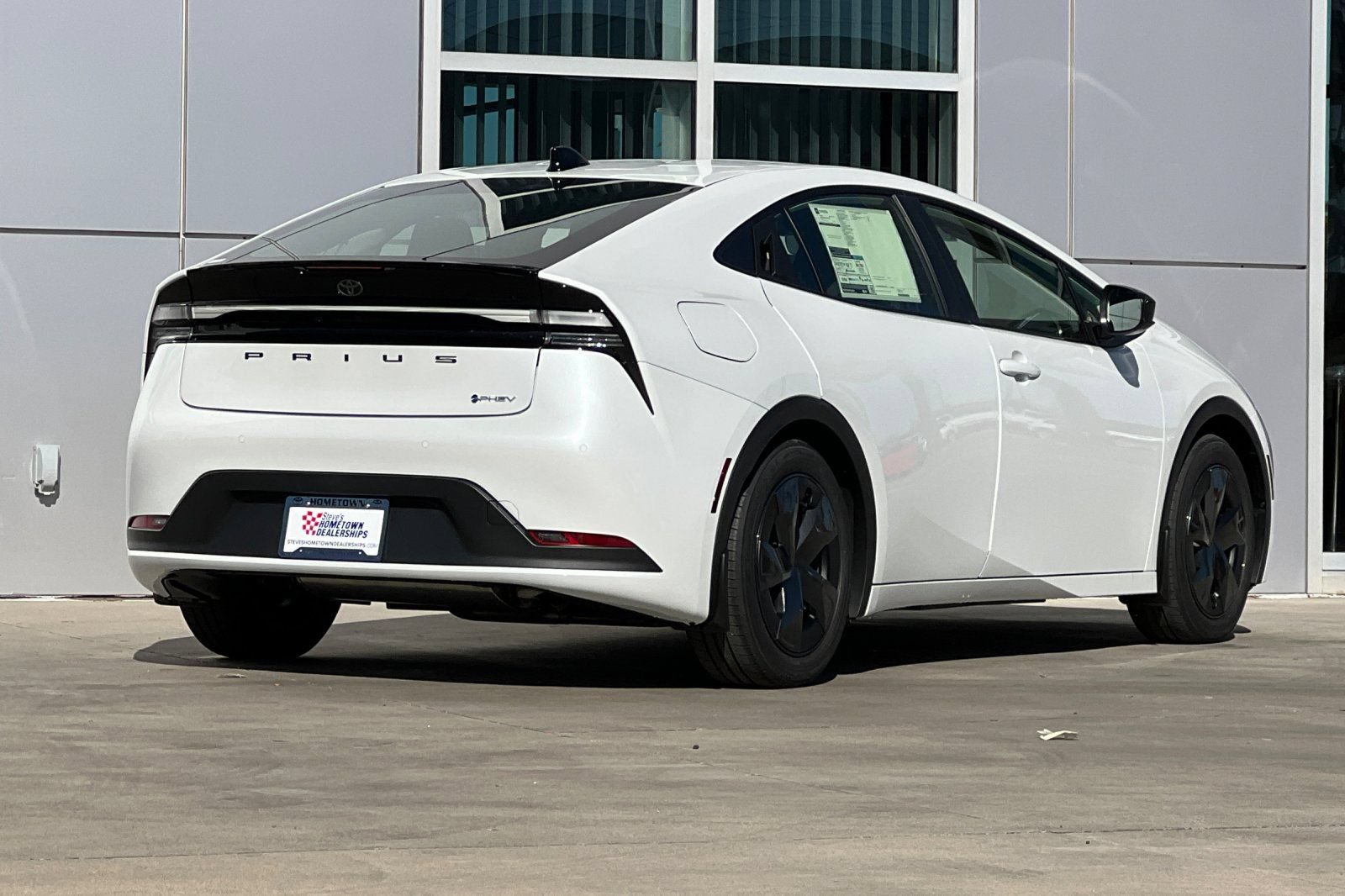 New 2026 Toyota Prius Plug-In Hybrid FWD image 4